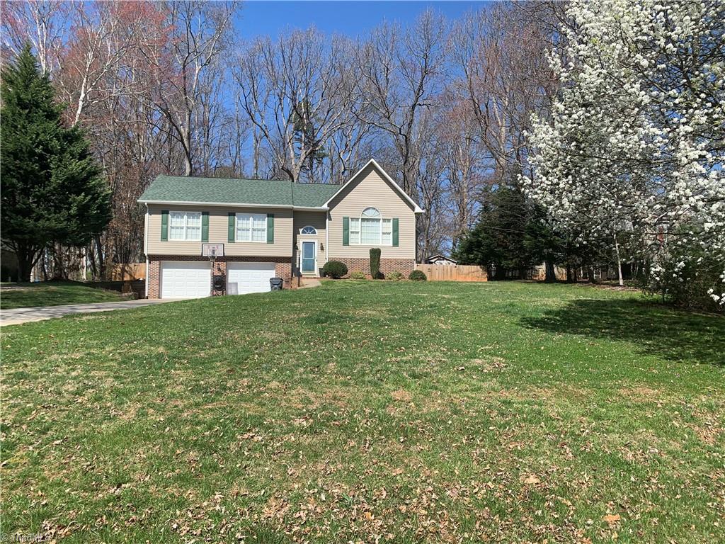 206 Forest Oaks Drive