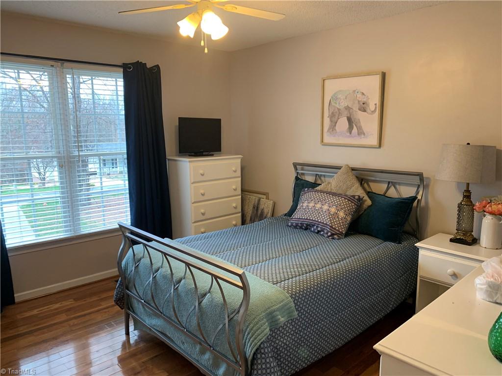 206 Forest Oaks Drive