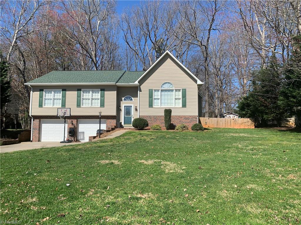 206 Forest Oaks Drive