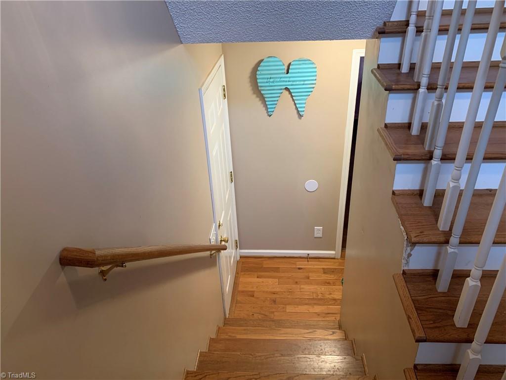 206 Forest Oaks Drive
