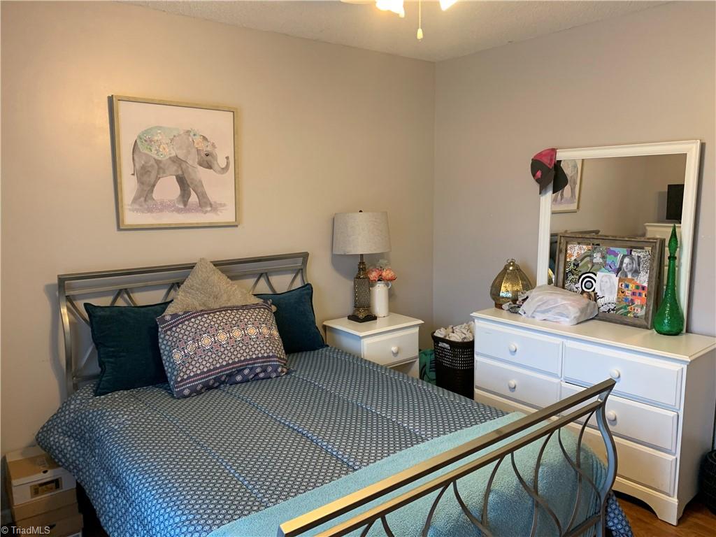 206 Forest Oaks Drive