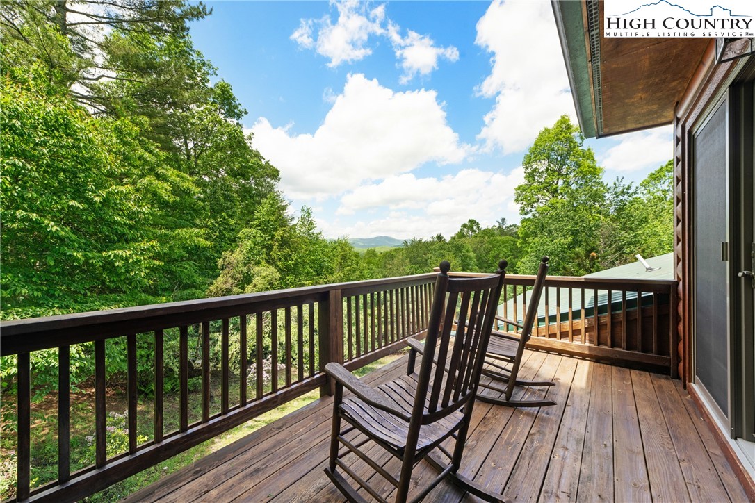 976 Twin Bridges Drive