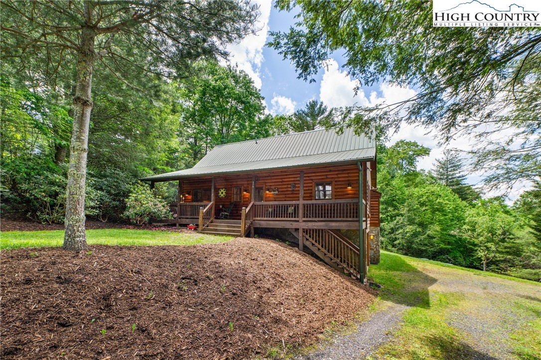 976 Twin Bridges Drive