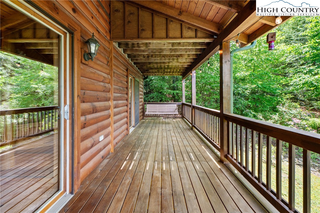 976 Twin Bridges Drive