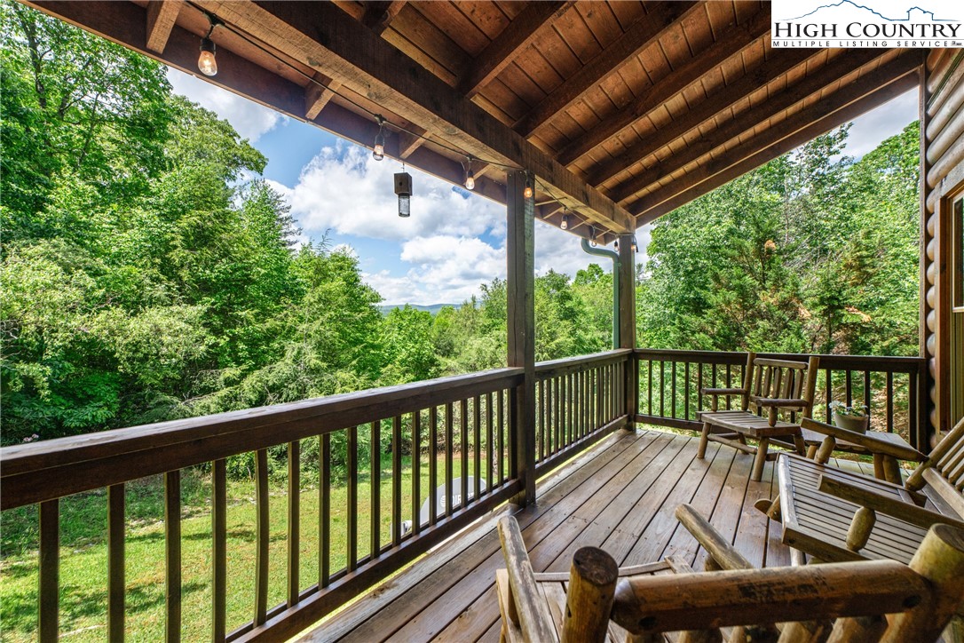 976 Twin Bridges Drive
