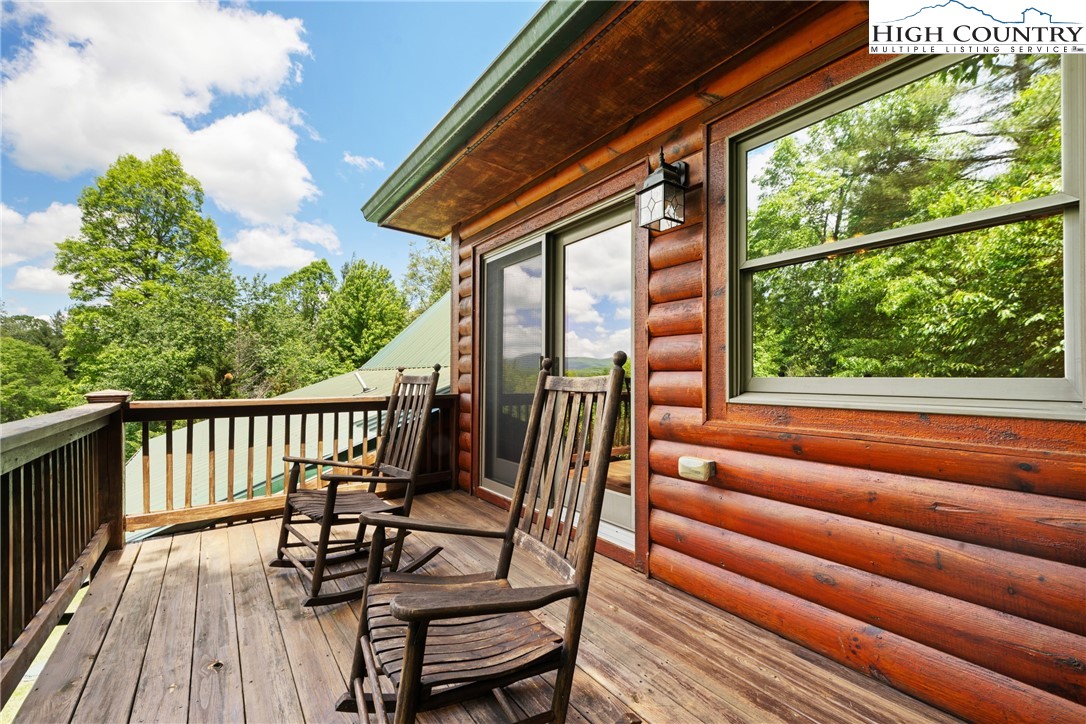976 Twin Bridges Drive
