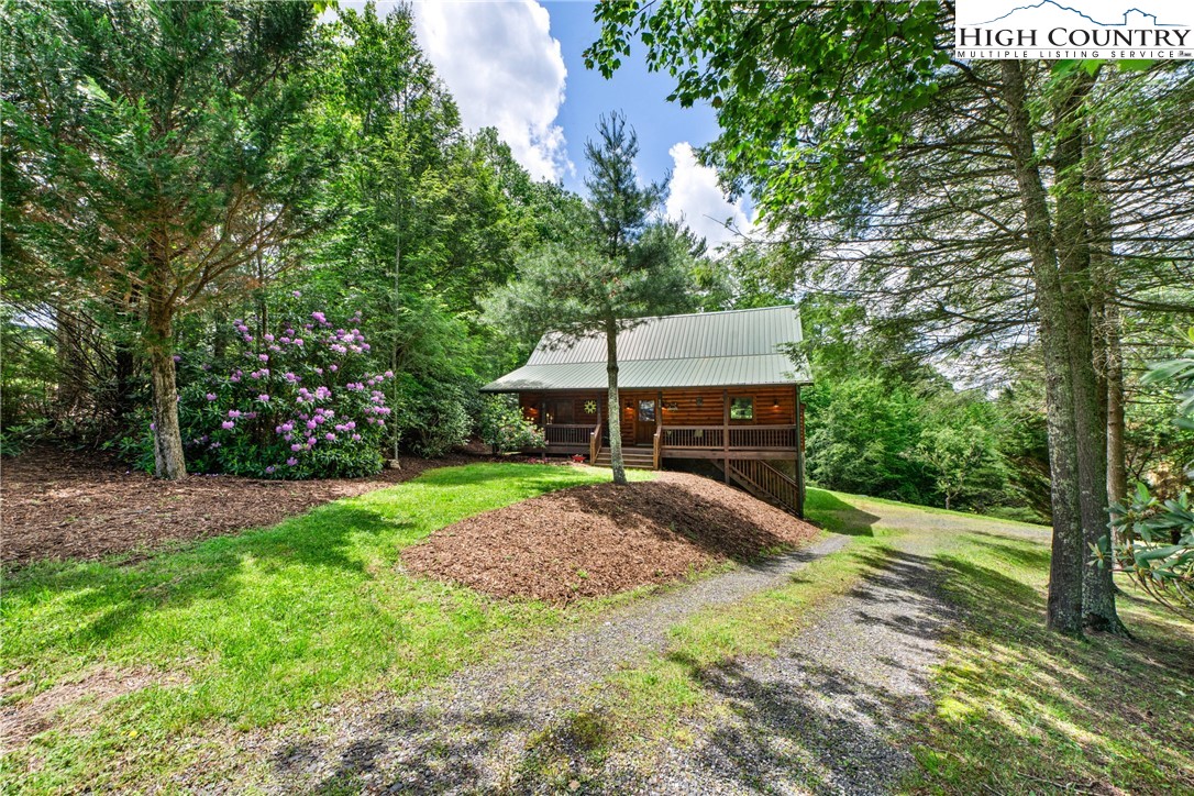 976 Twin Bridges Drive