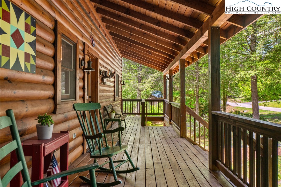 976 Twin Bridges Drive