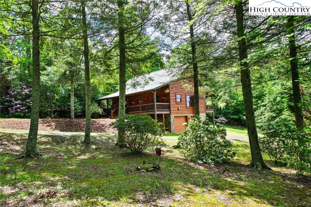 976 Twin Bridges Drive