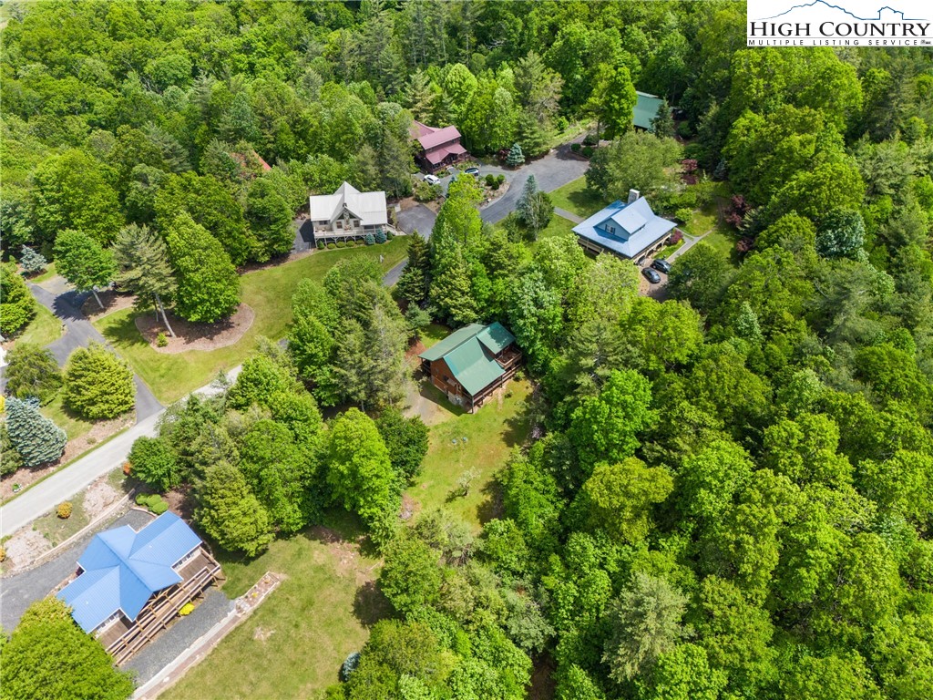 976 Twin Bridges Drive