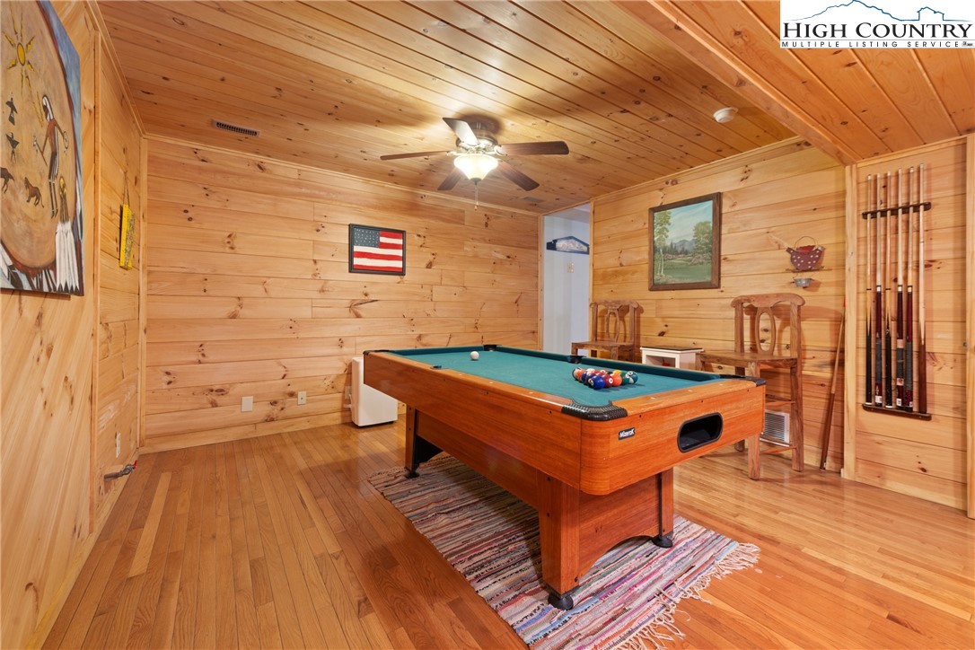 976 Twin Bridges Drive