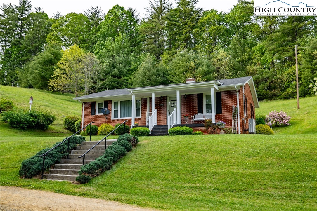 8693 Hwy 88 E Highway