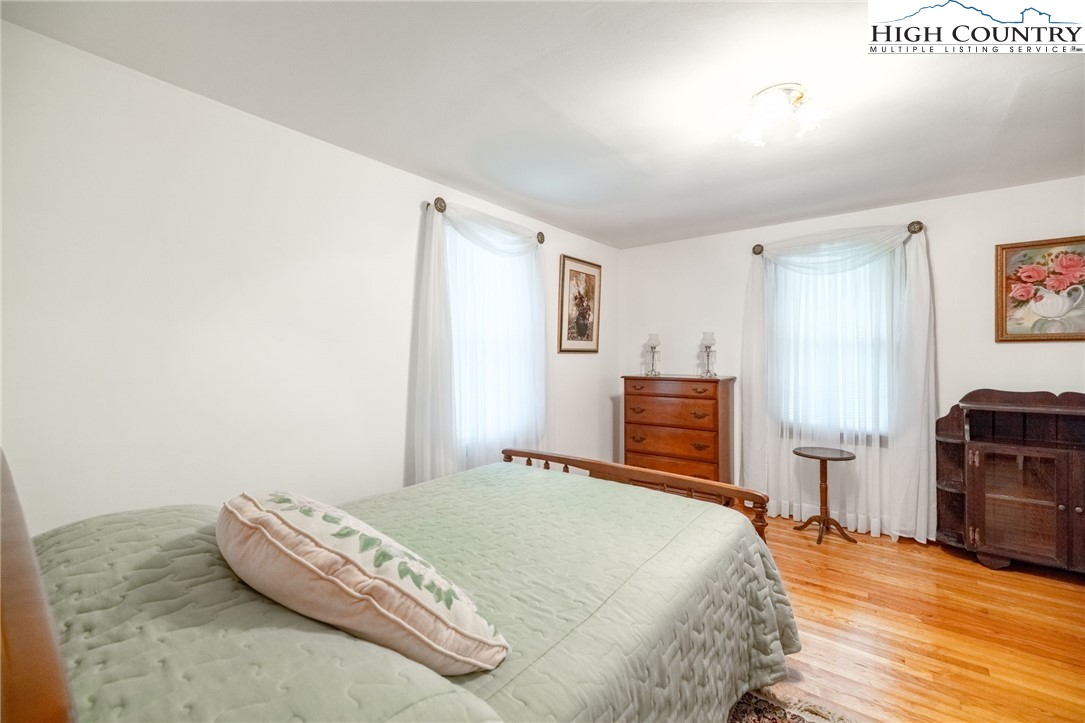 8693 Hwy 88 E Highway