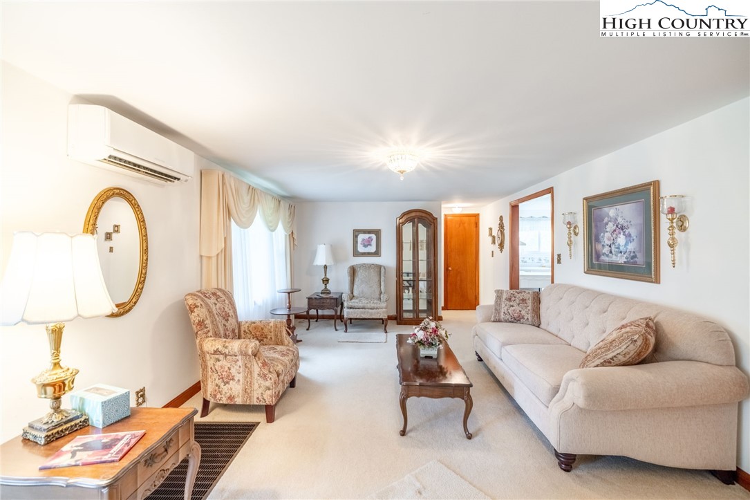 8693 Hwy 88 E Highway