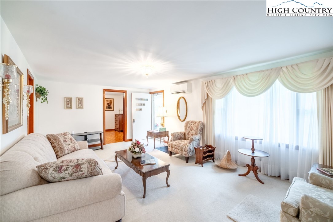 8693 Hwy 88 E Highway