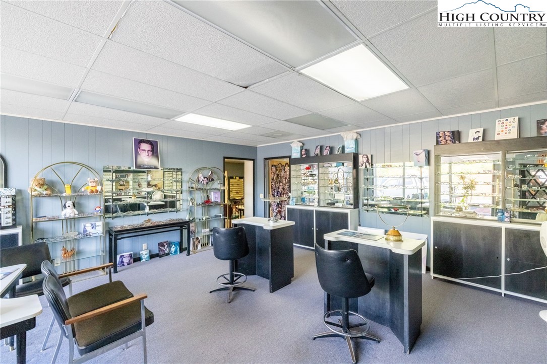 304/306 S Jefferson Avenue