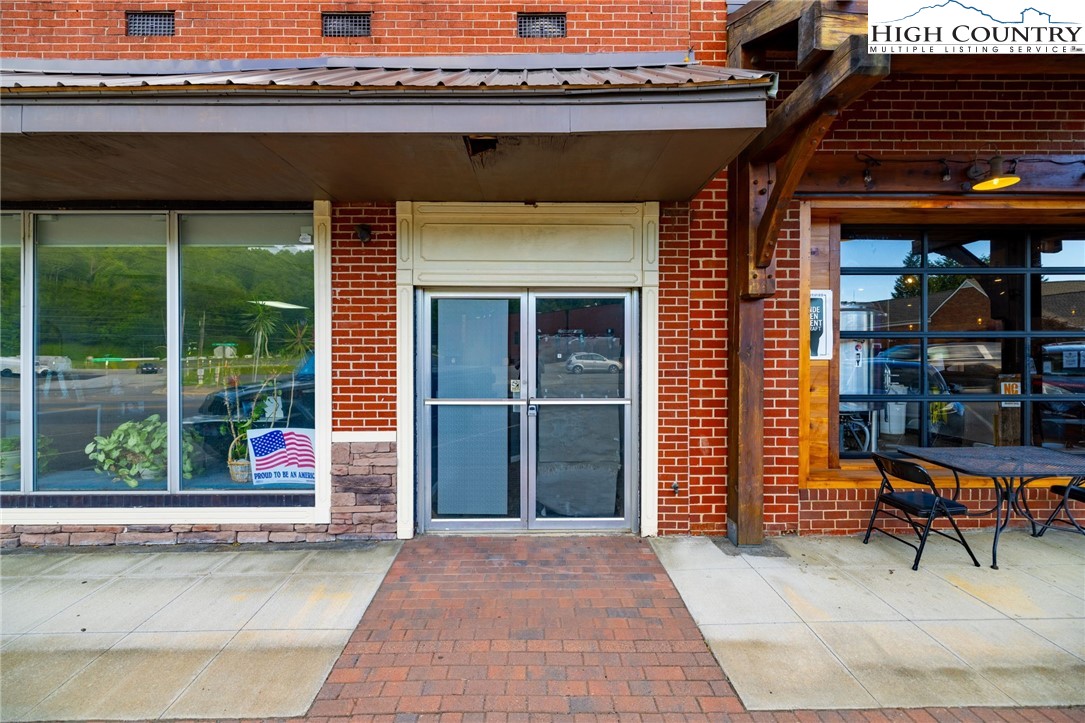 304/306 S Jefferson Avenue