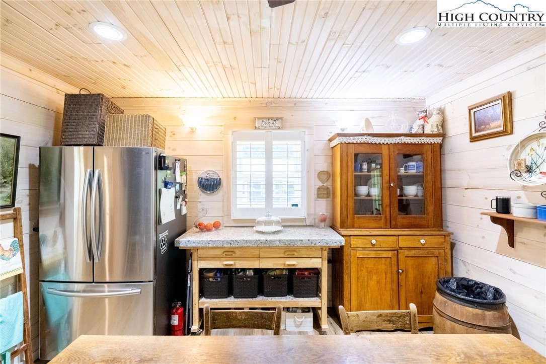 1369 Anderson Hill Road