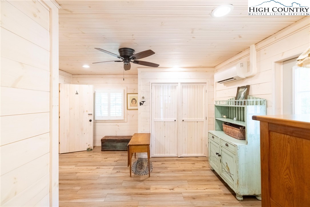 1369 Anderson Hill Road