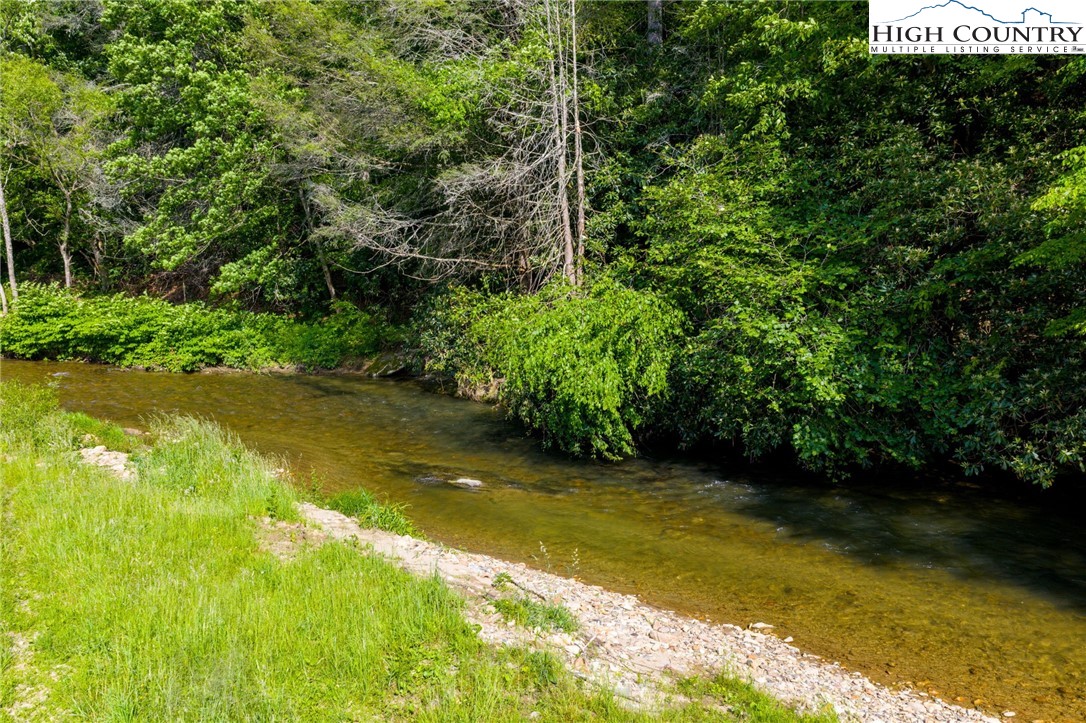 1369 Anderson Hill Road