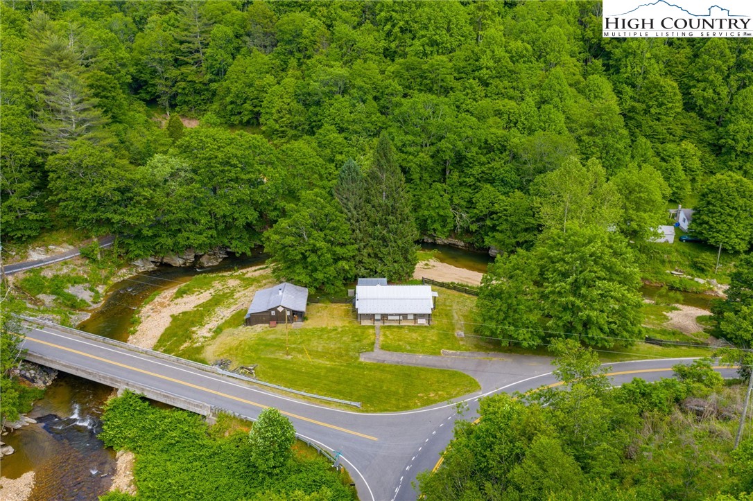 1369 Anderson Hill Road