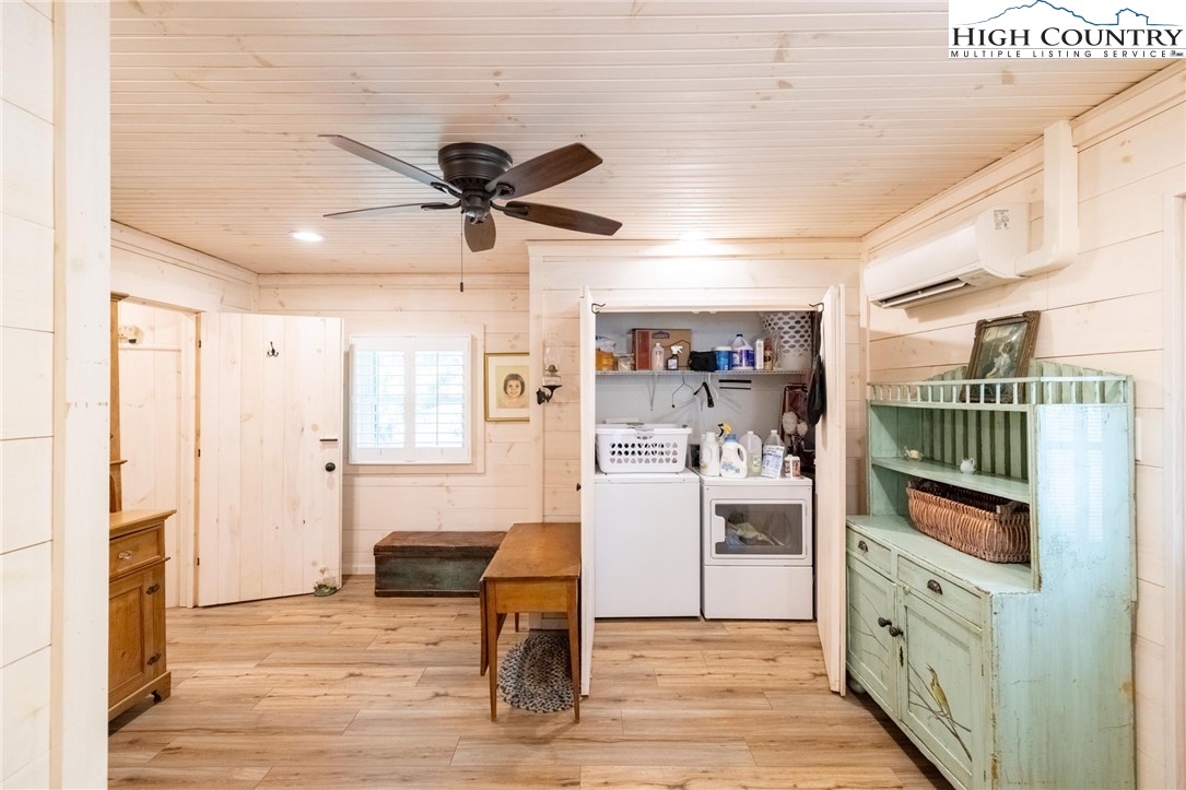 1369 Anderson Hill Road