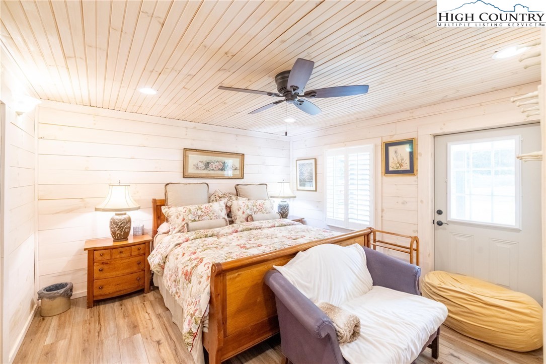 1369 Anderson Hill Road