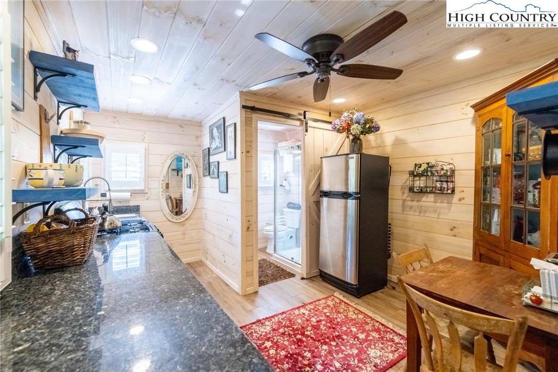 1369 Anderson Hill Road