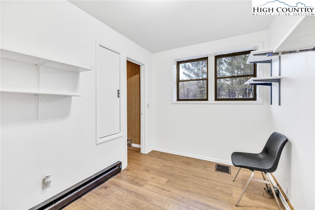 900 U.S. Hwy 221 Business Highway