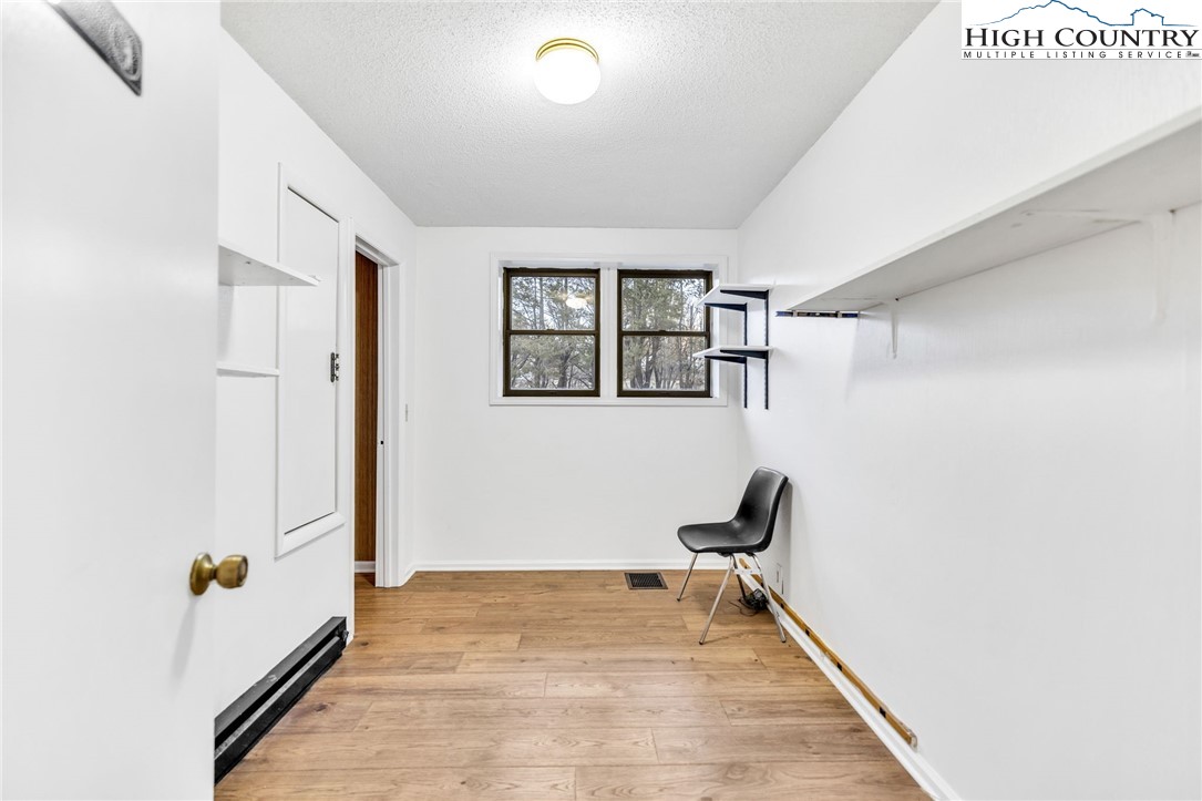 900 U.S. Hwy 221 Business Highway