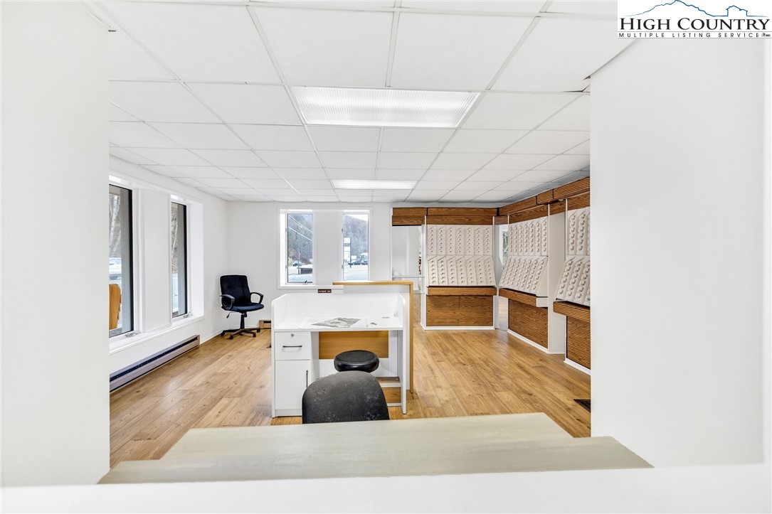 900 U.S. Hwy 221 Business Highway