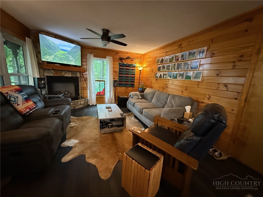 61 Lucky Hill Road