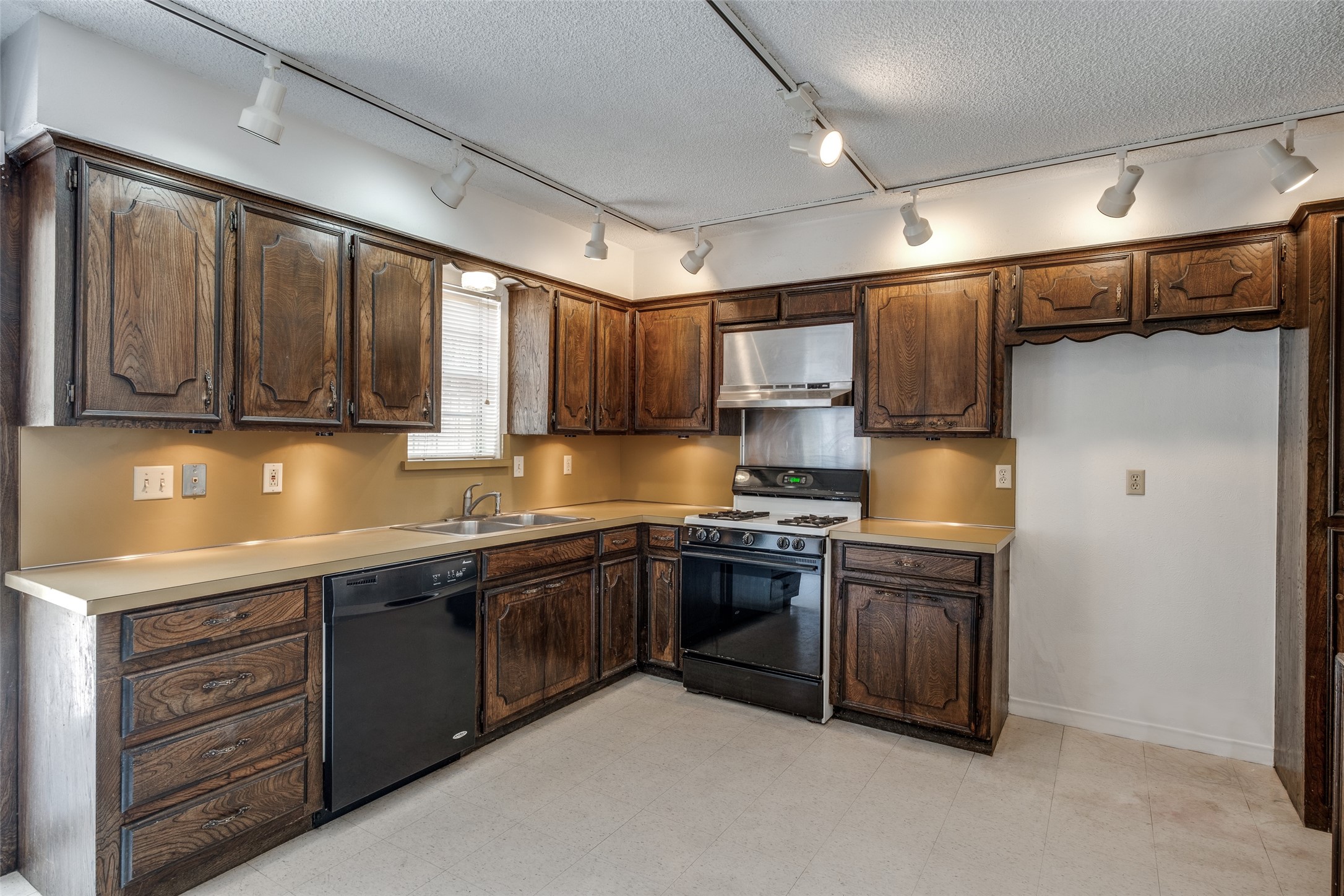 8336 Lullwater Drive