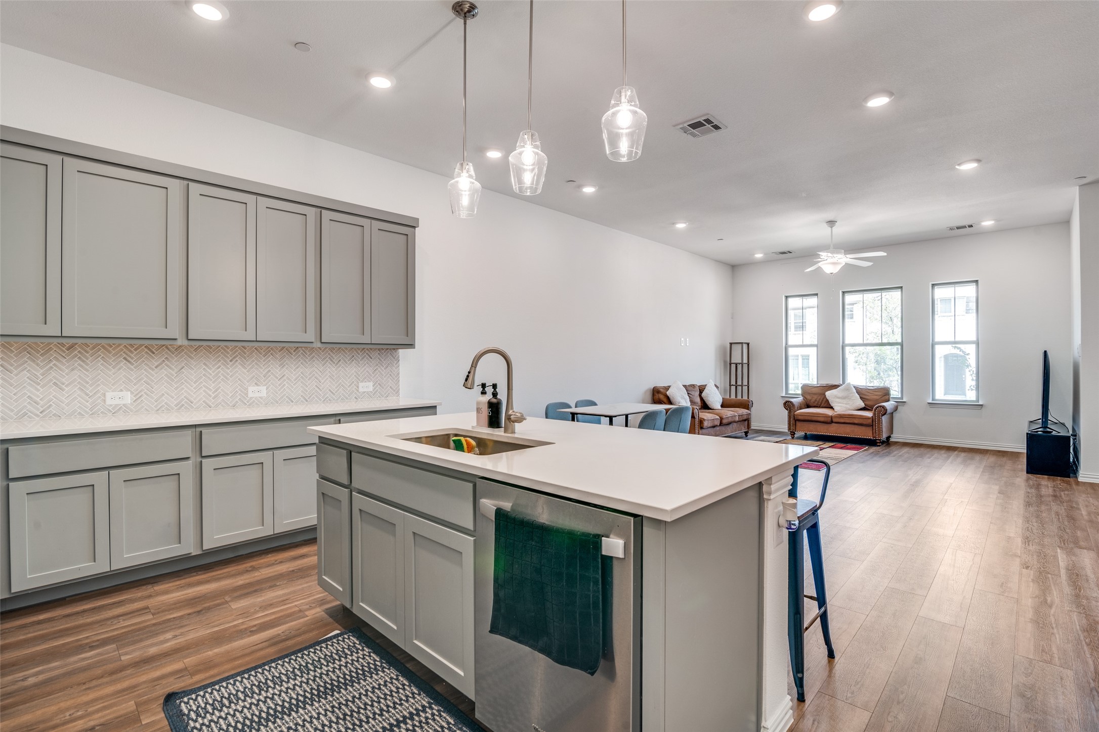 2913 Alto Drive