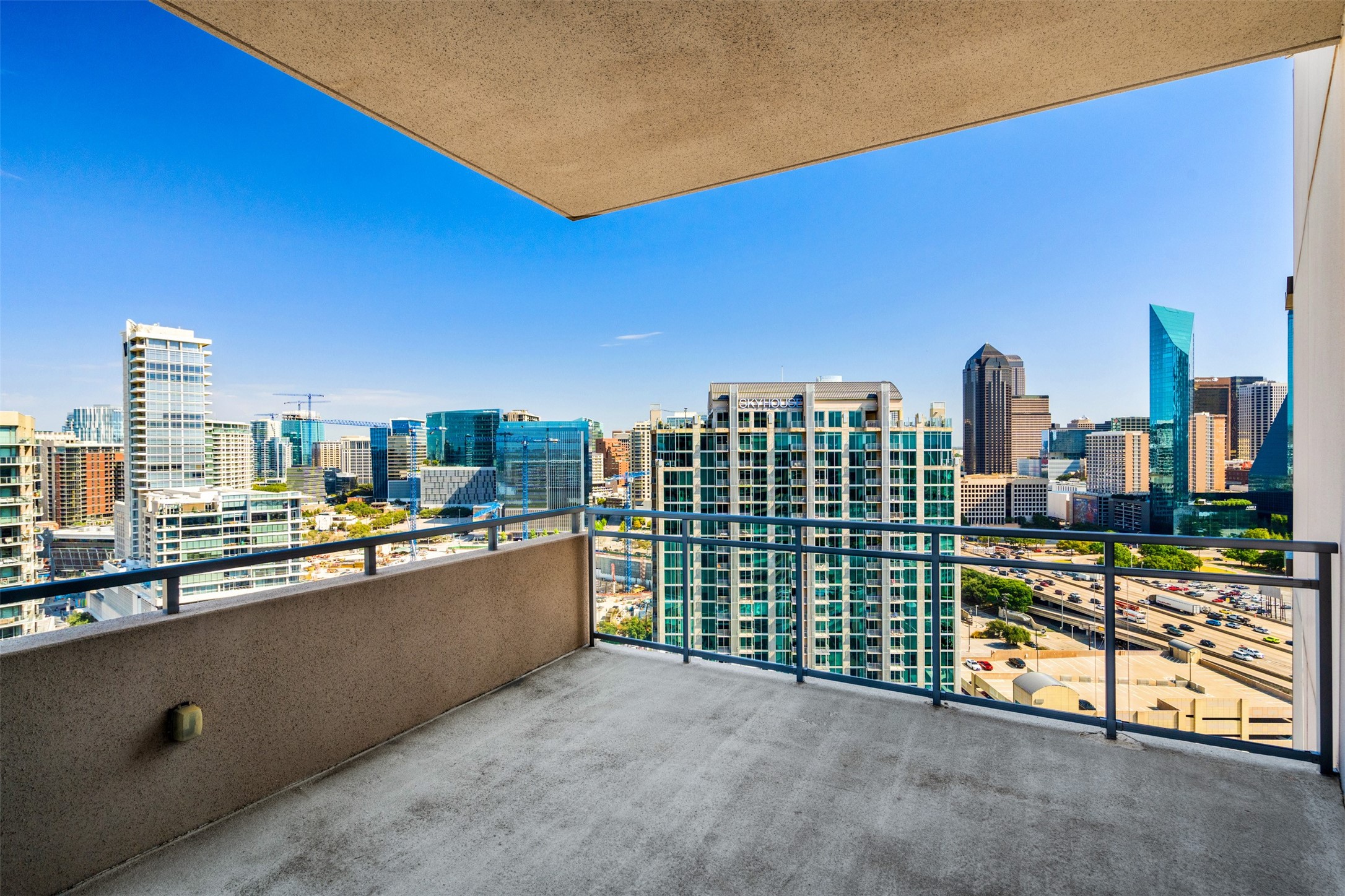 2200 Victory Avenue 2001