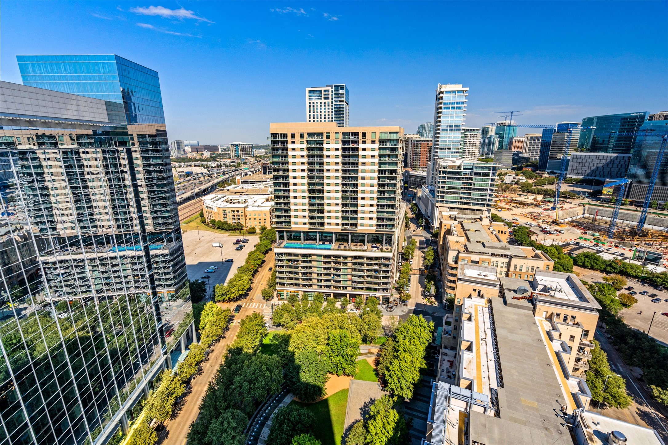 2200 Victory Avenue 2001