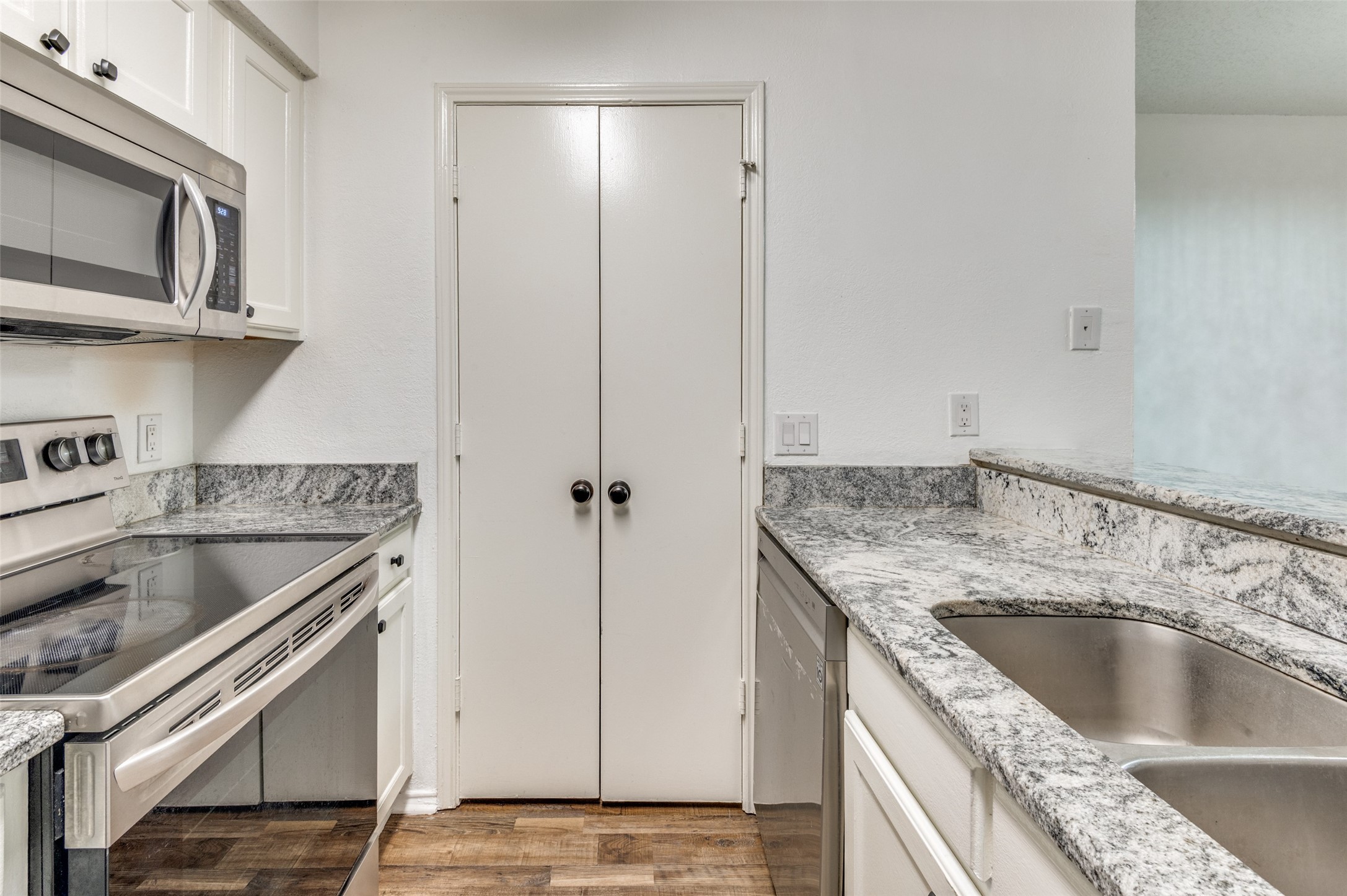 1410 Meadowood Village Drive