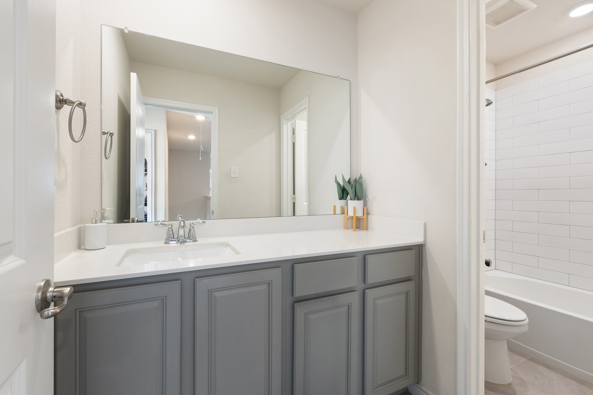 18137 Lakefront Court