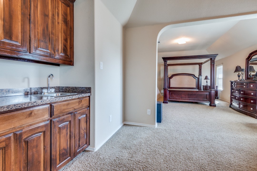2904 Crystal Way