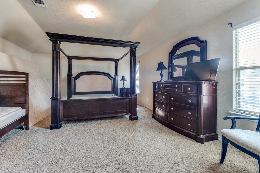 2904 Crystal Way