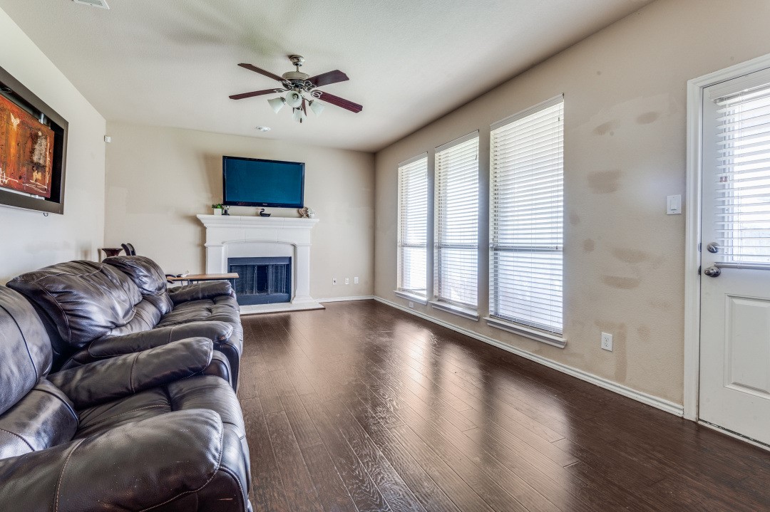 2904 Crystal Way