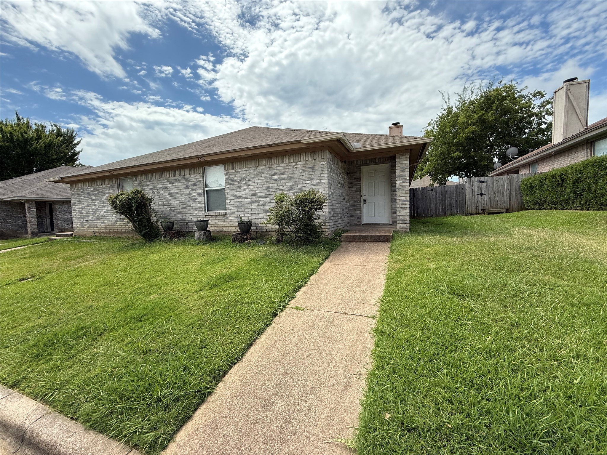 4316 Elliott Oaks Drive