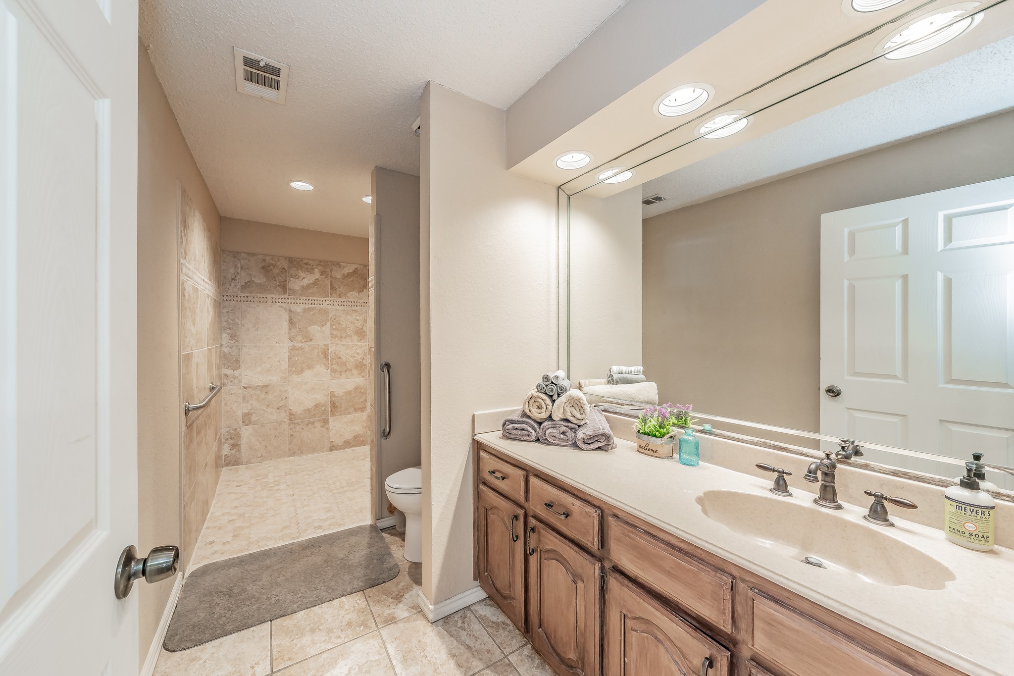 6924 Richlynn Terrace