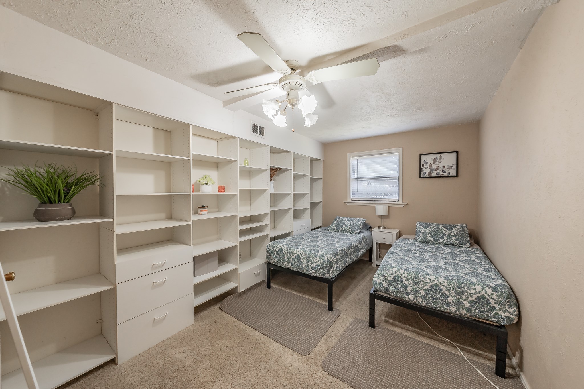 6924 Richlynn Terrace