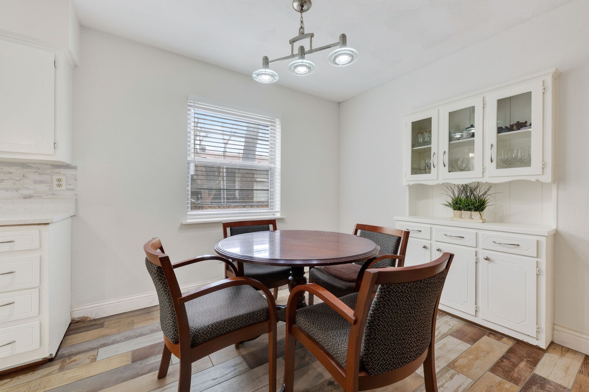 2315 Larchmont Drive