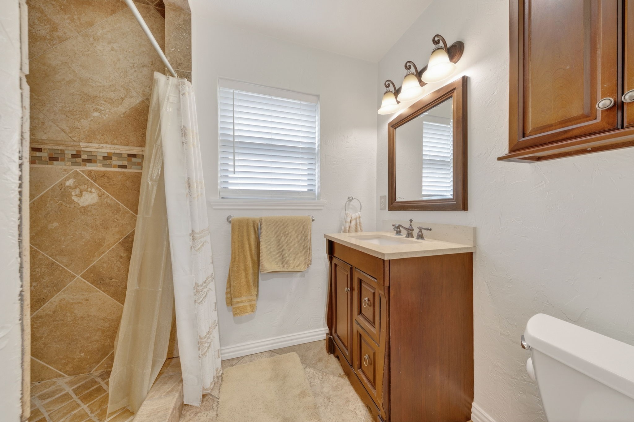 2315 Larchmont Drive