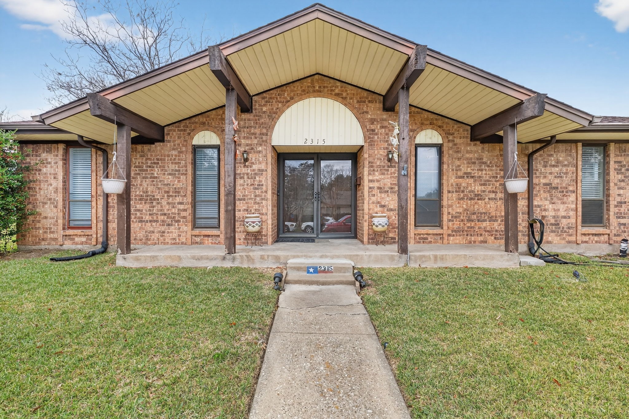 2315 Larchmont Drive