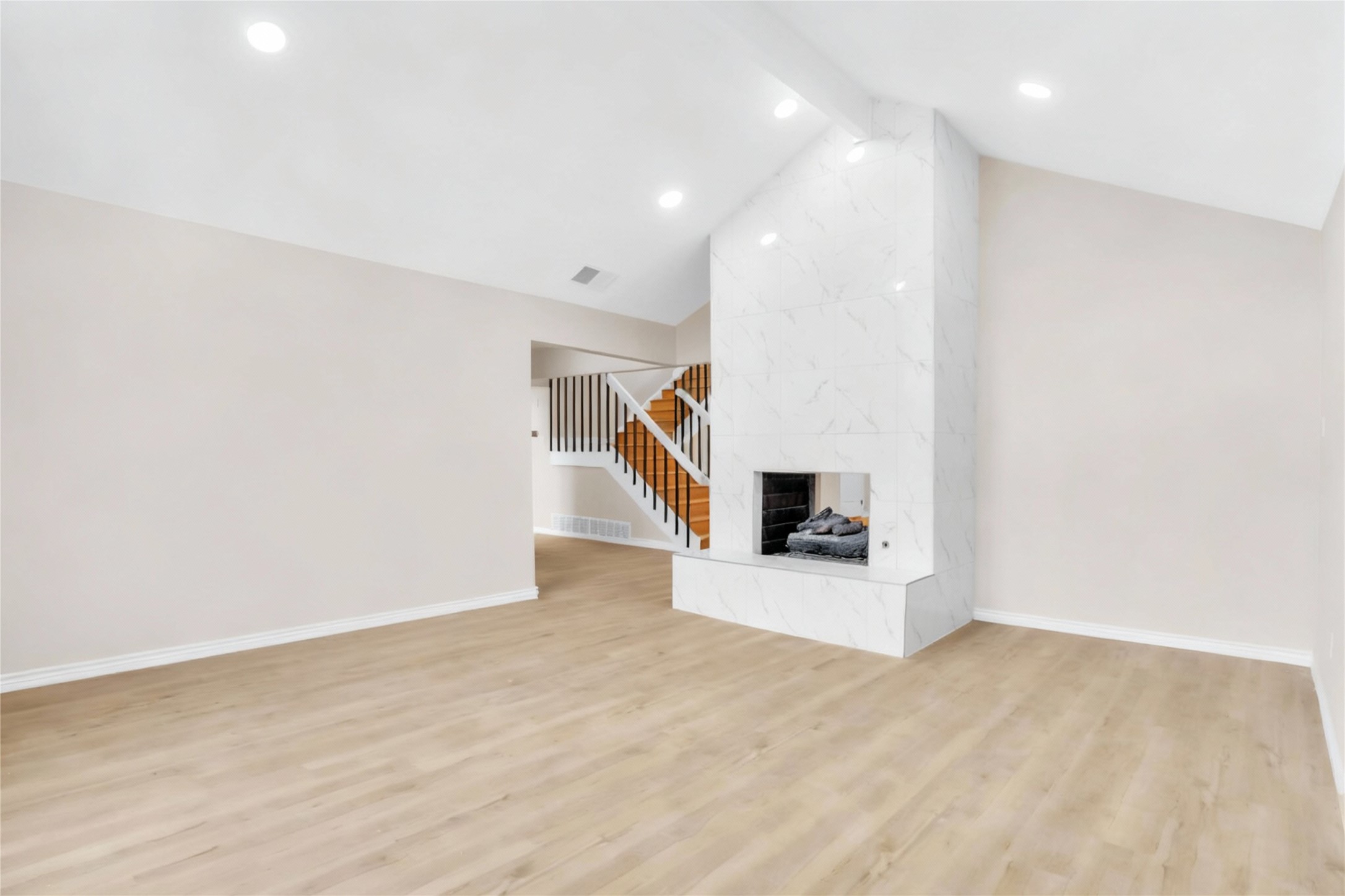 600 Flintridge Court