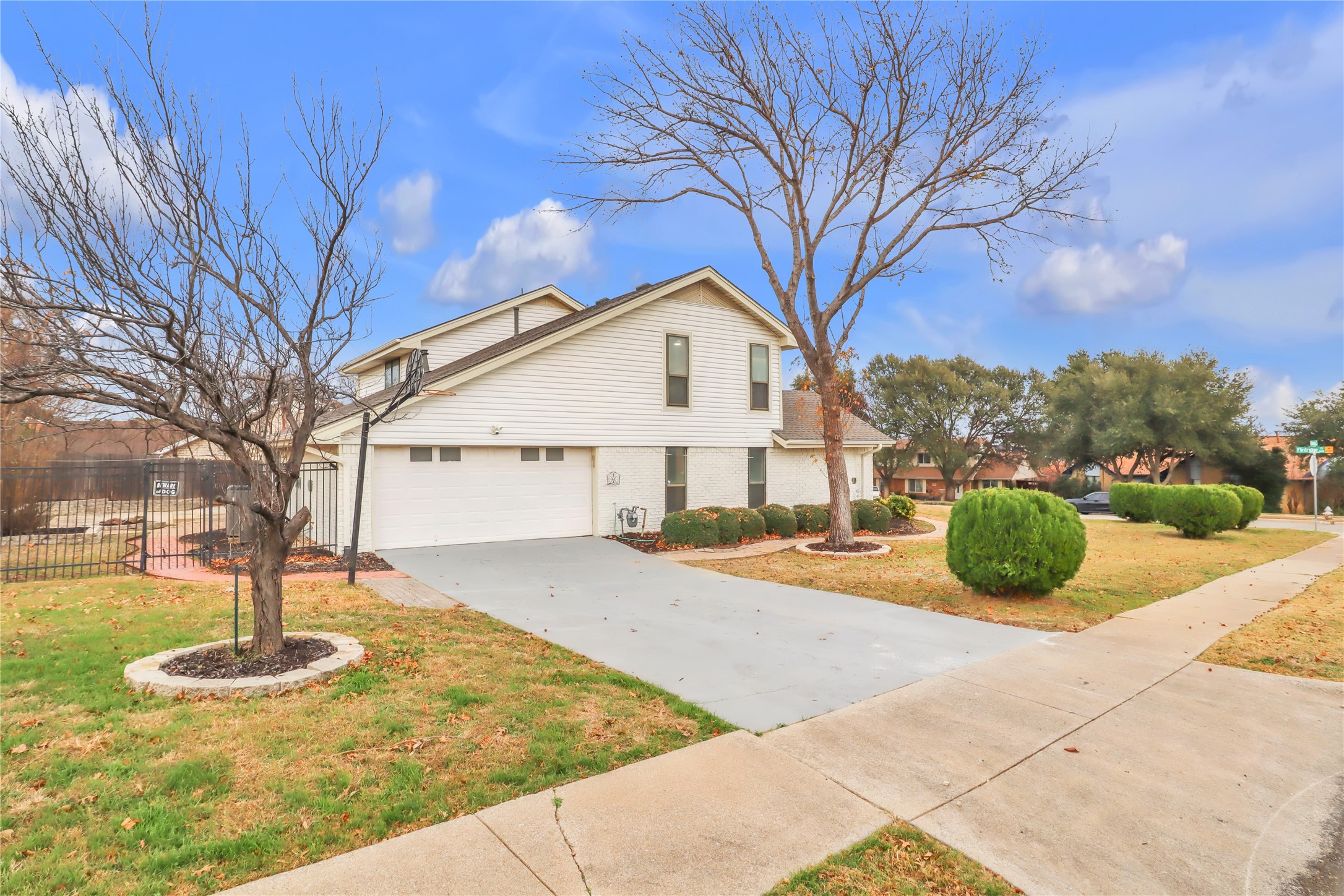 600 Flintridge Court