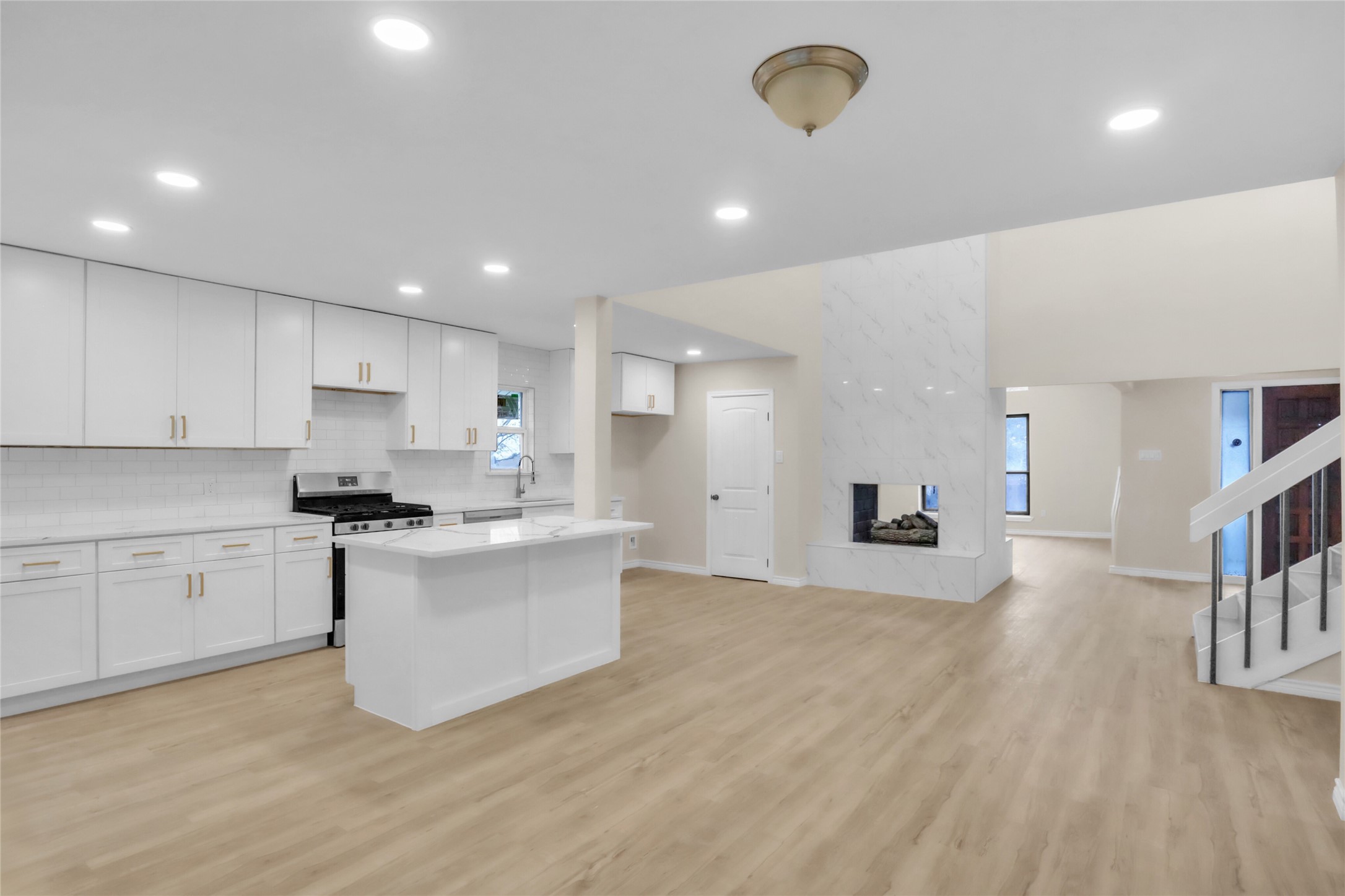 600 Flintridge Court